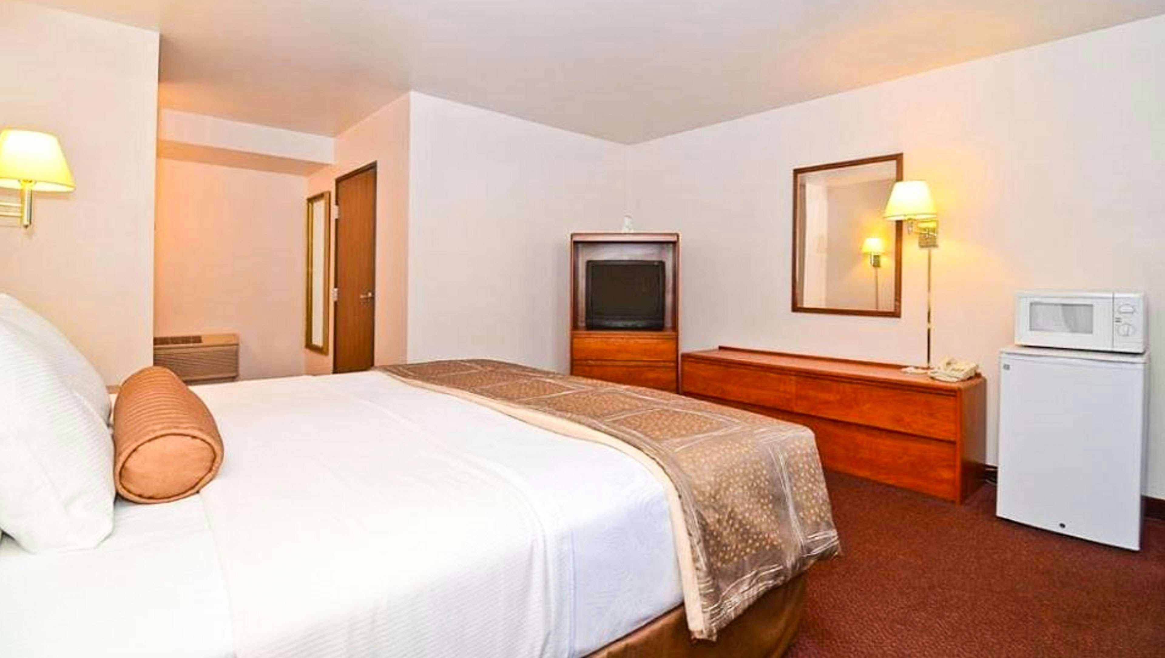 Room, Queen Bed, Accessible