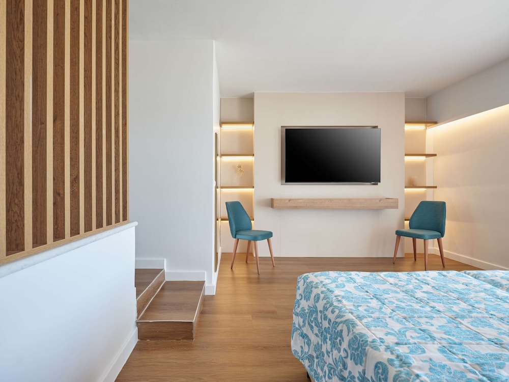 Kinetta Beach Resort Spa 51/56