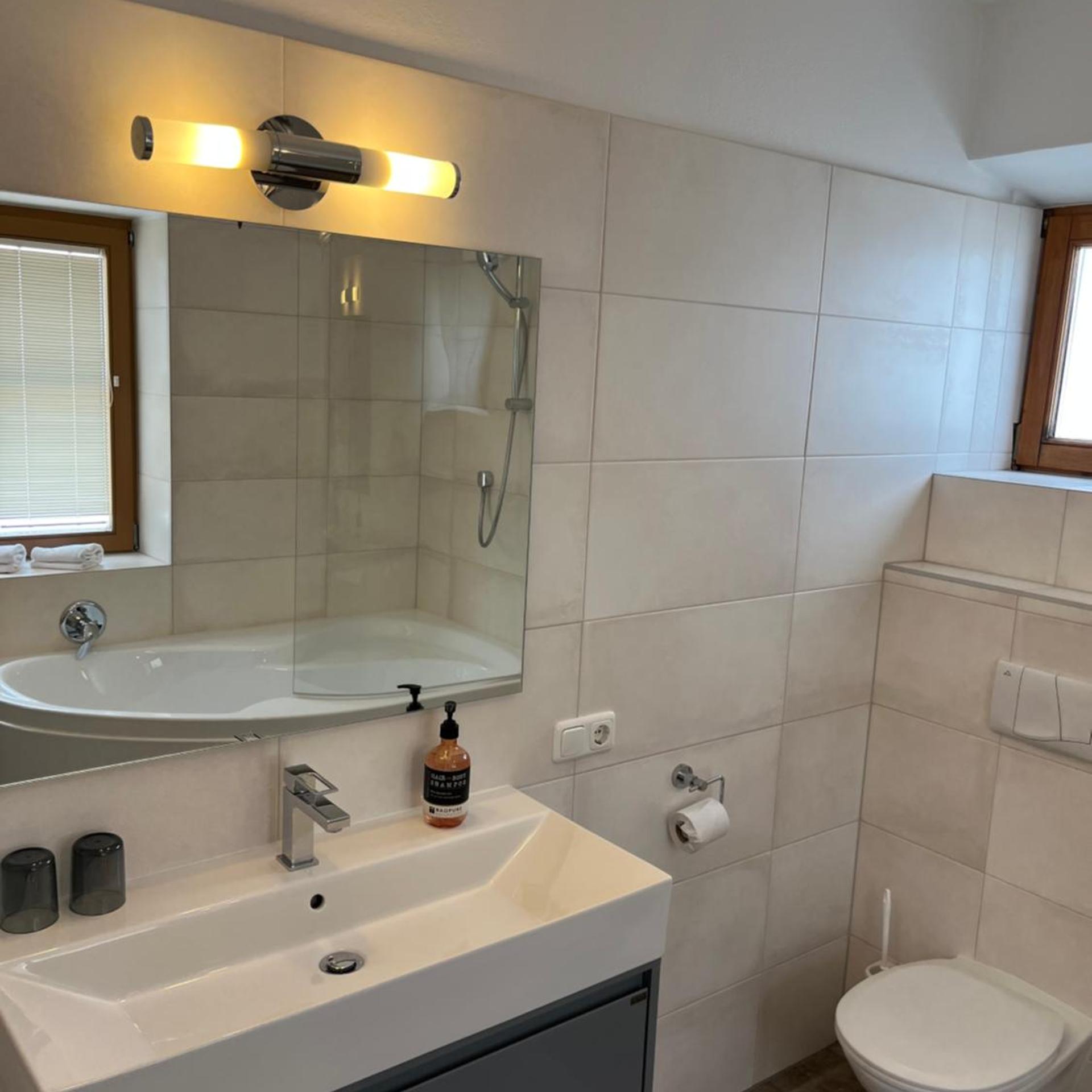 Hotel Pension Alpenrose 49/50