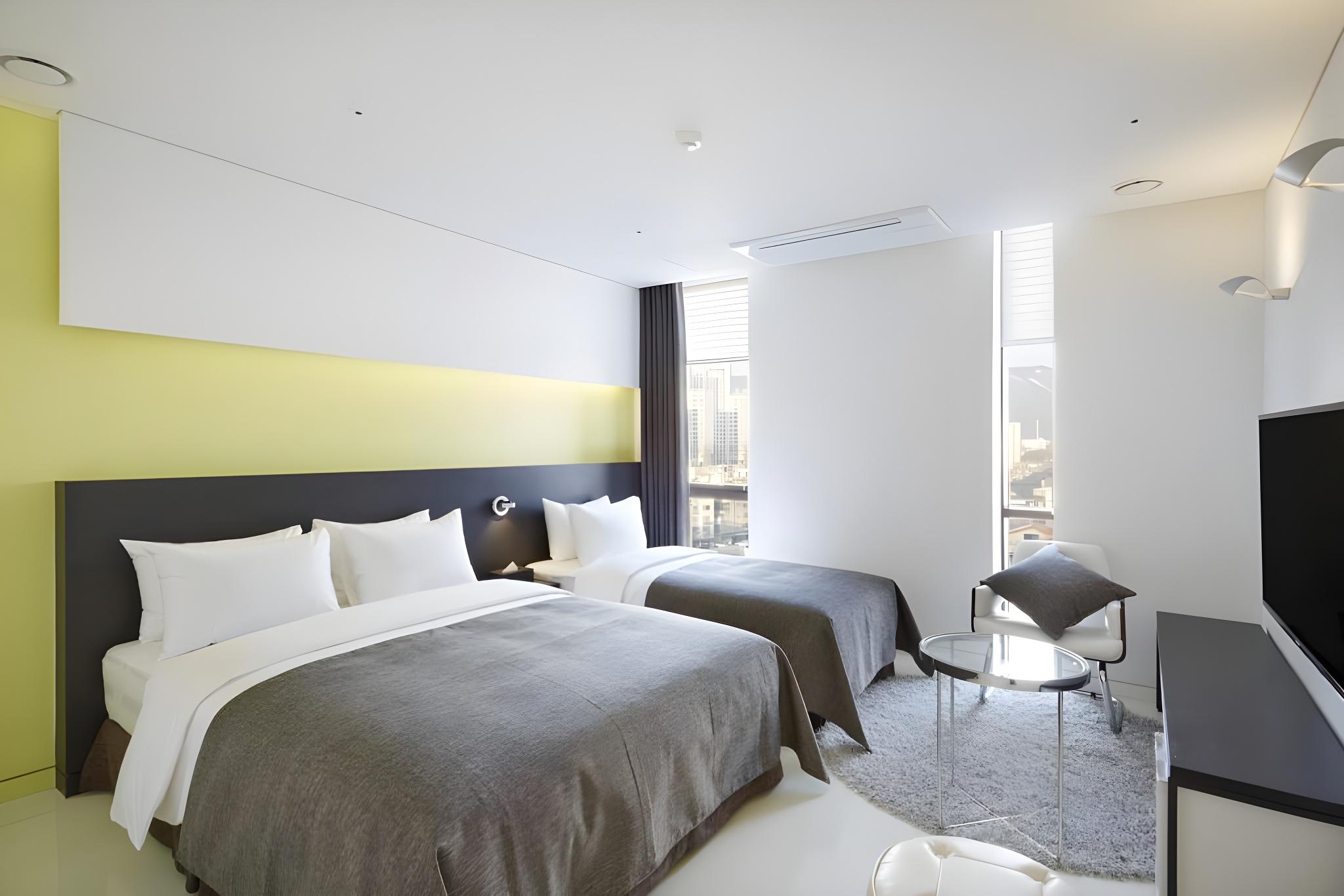 Gold, Superior, Twin Beds
