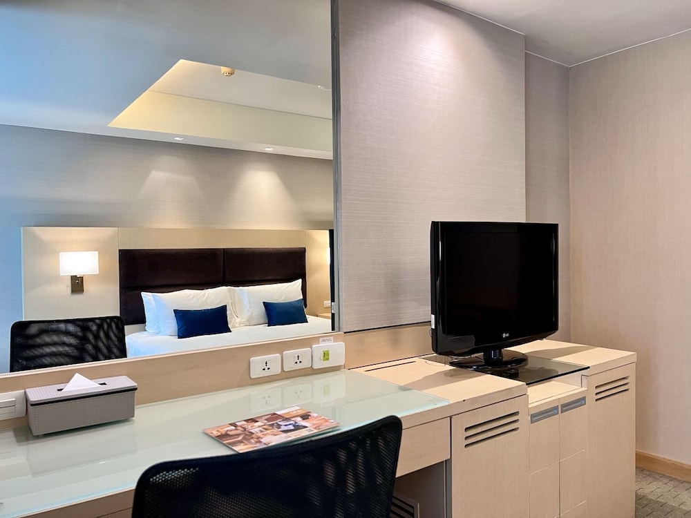 SORA Resort & Suites Sukhumvit 65/73