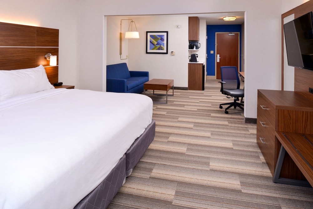Holiday Inn Express Hotel & Suites Urbana-Champaign(U Of I Area) 14/74