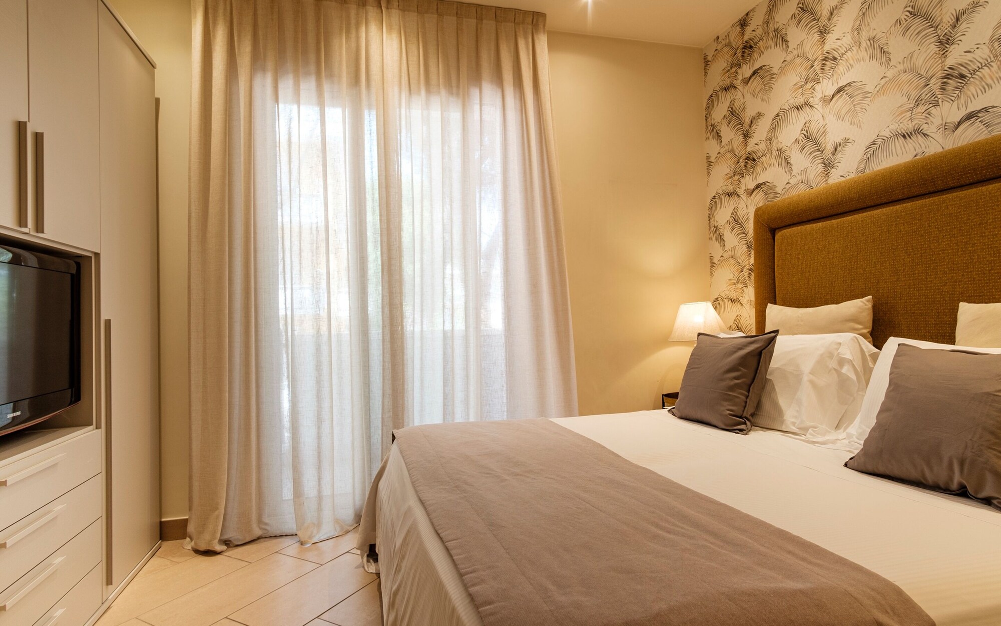 شقة بريستيج بسريرين كوين مع أريكة، Residence Charming Apartments 3/10