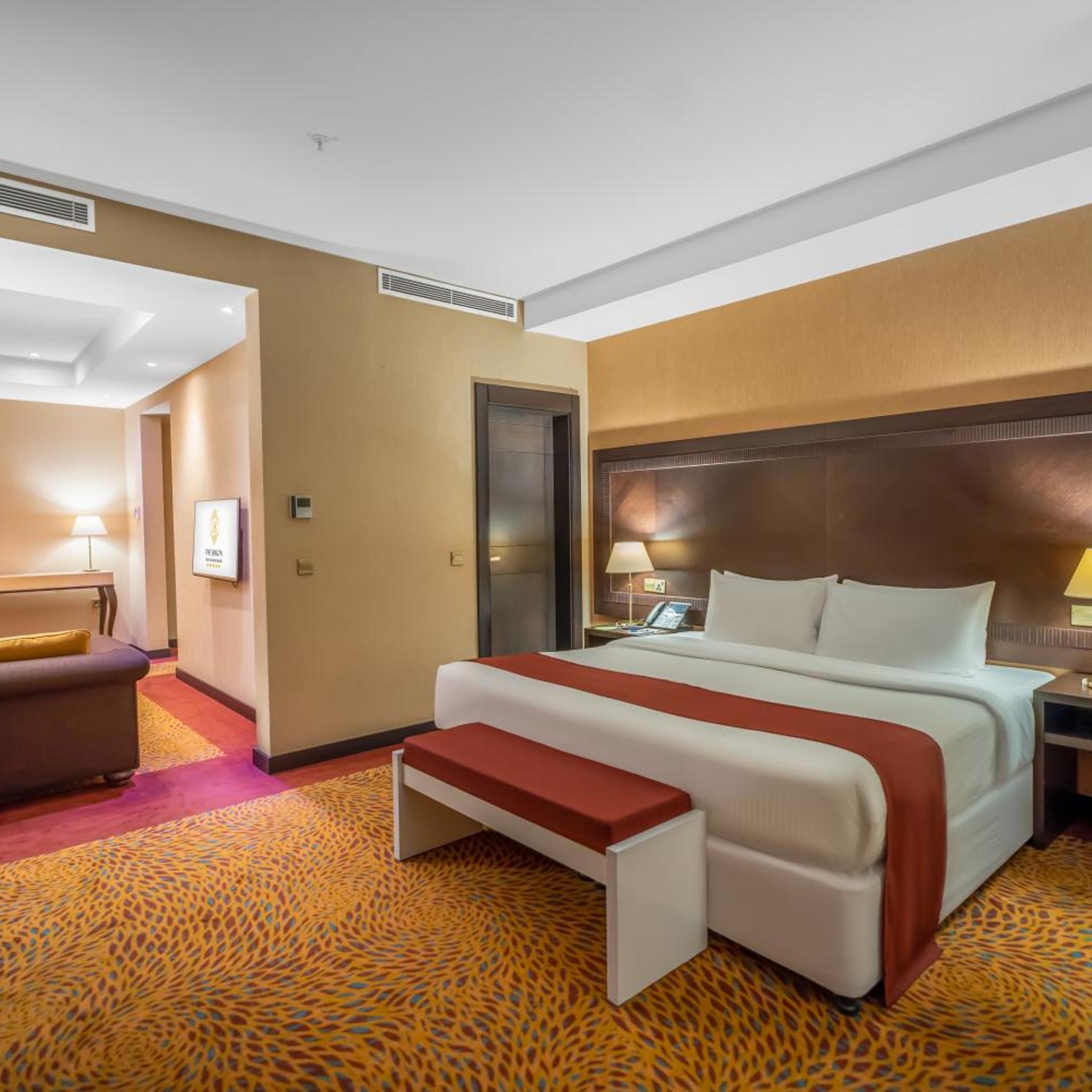 The Baron Hotel 24/69