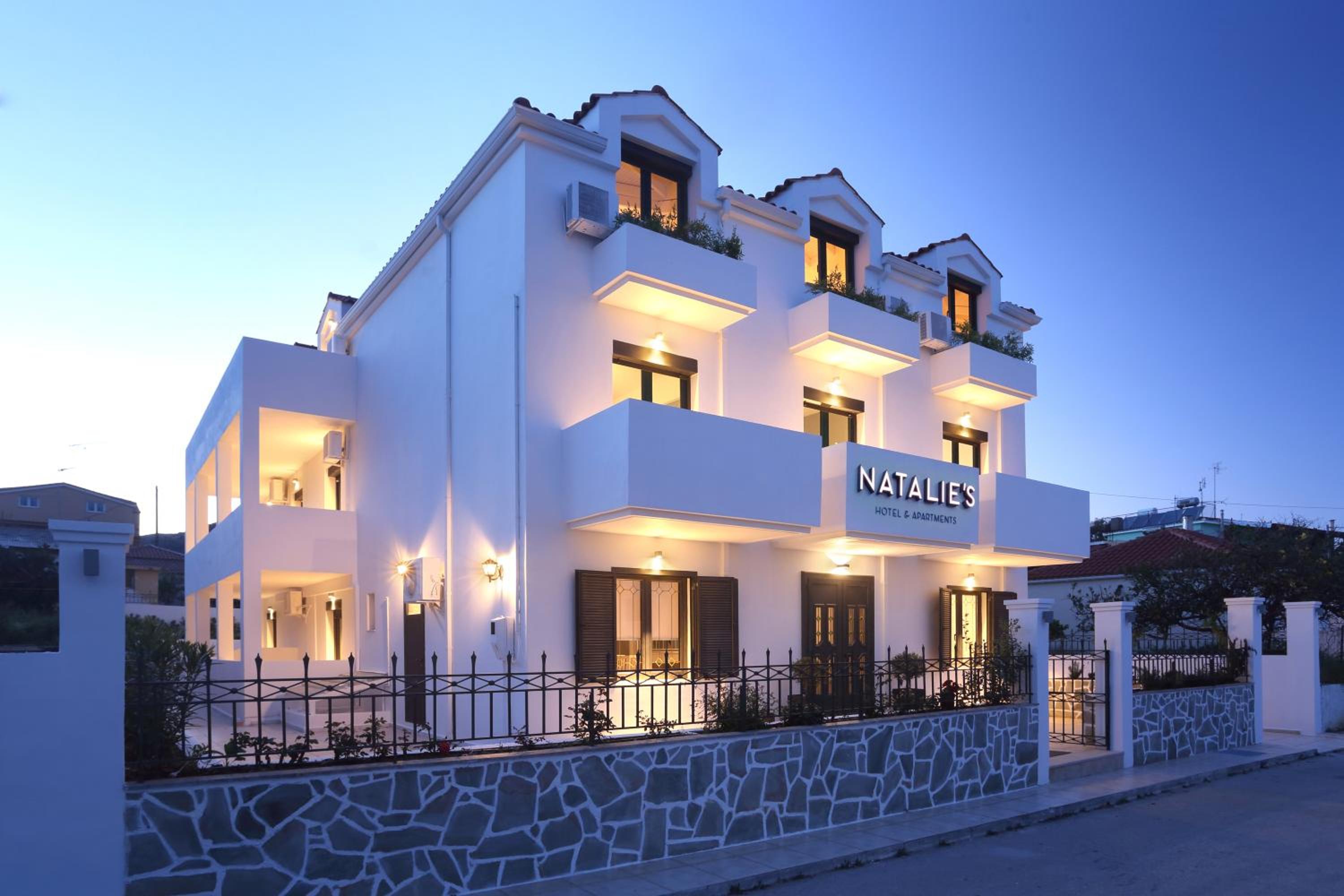Natalies Hotel and Apartments 5/54