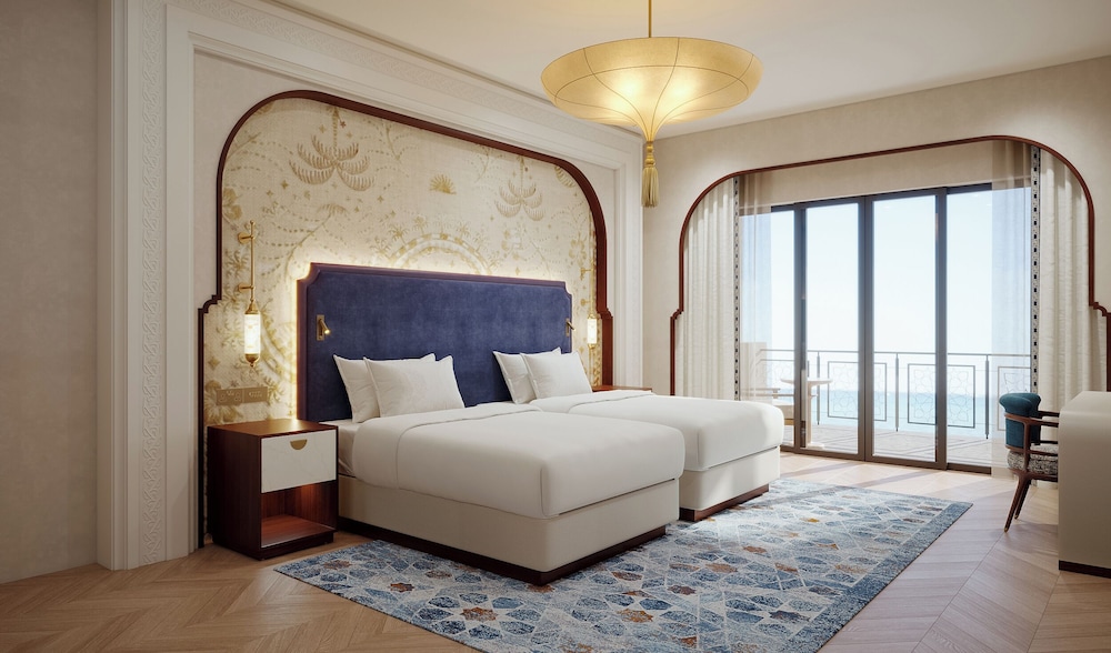 2 Bedrooms, Cinema, Suite, 1 King and 2 Double Beds, Sofa, Lounge Access