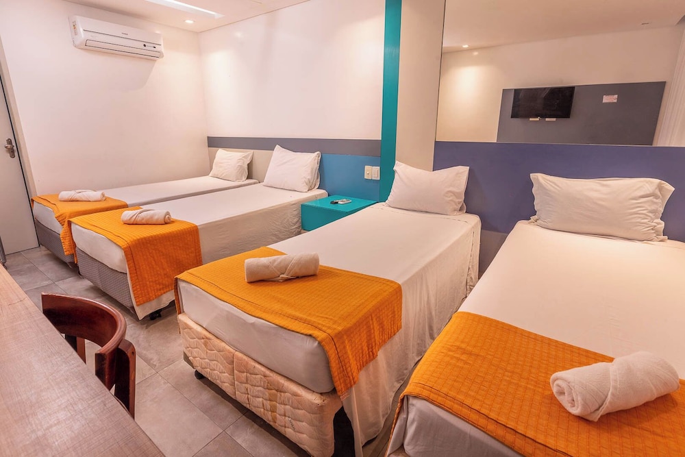 APARTMENT, TRIPLE, TWIN BEDS