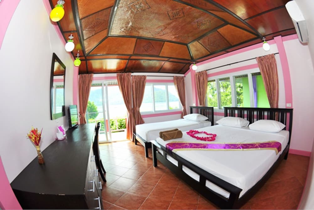 Phi Phi Viewpoint Resort 24/65