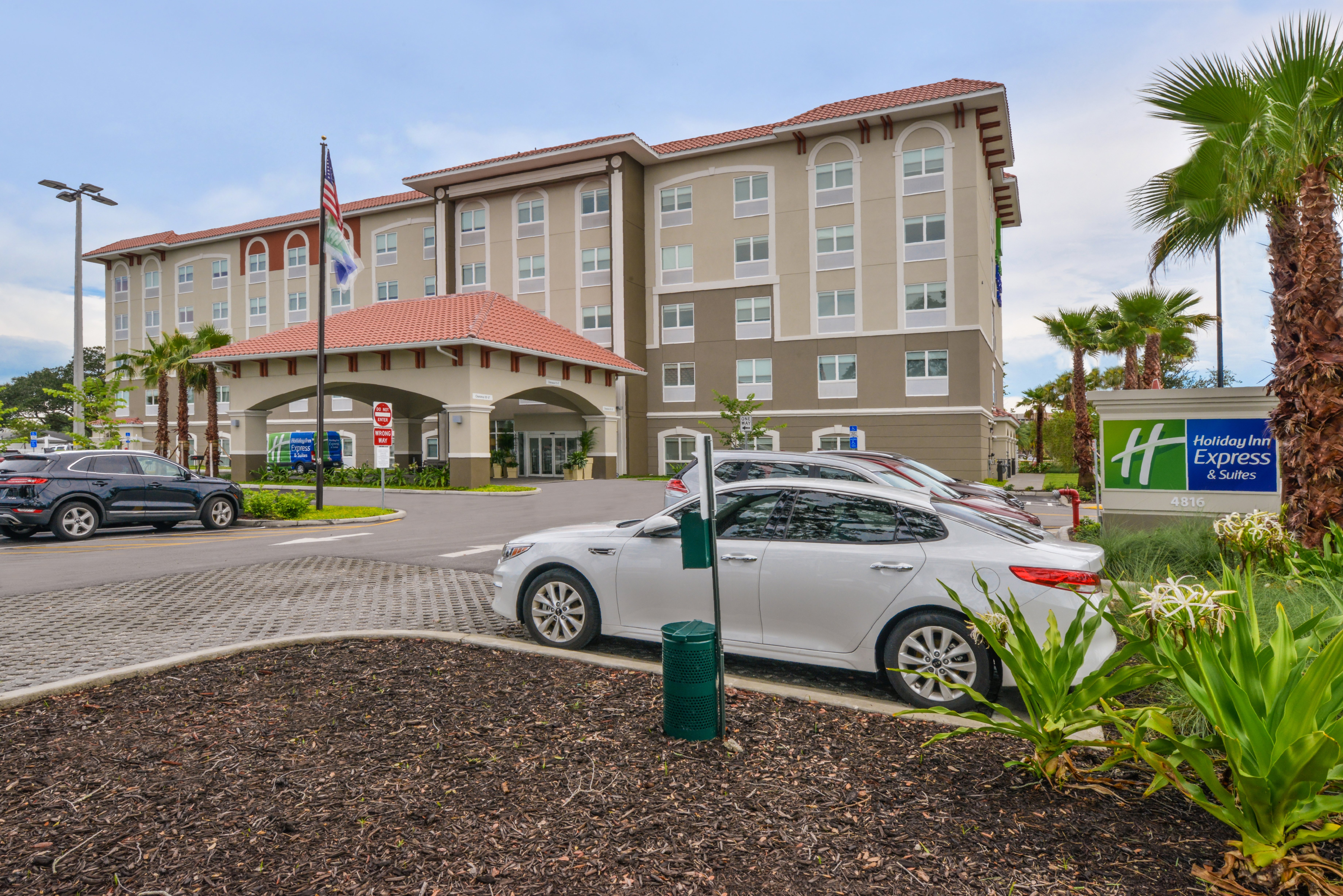 Holiday Inn Express Suites St Petersburg Seminole Area 64/74