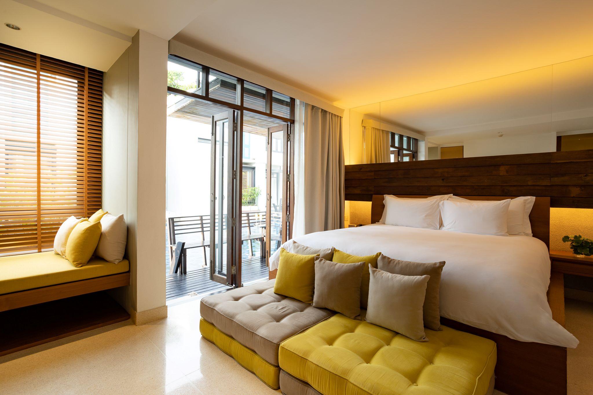 Laz, Suite, King Bed, Pool Access