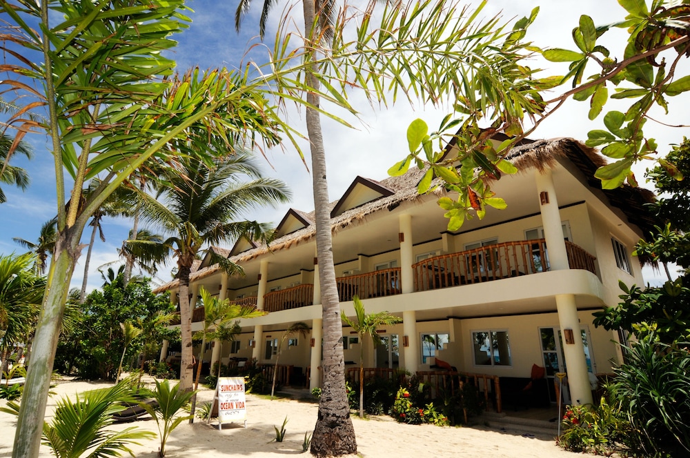 Ocean Vida Beach And Dive Resort 2/65
