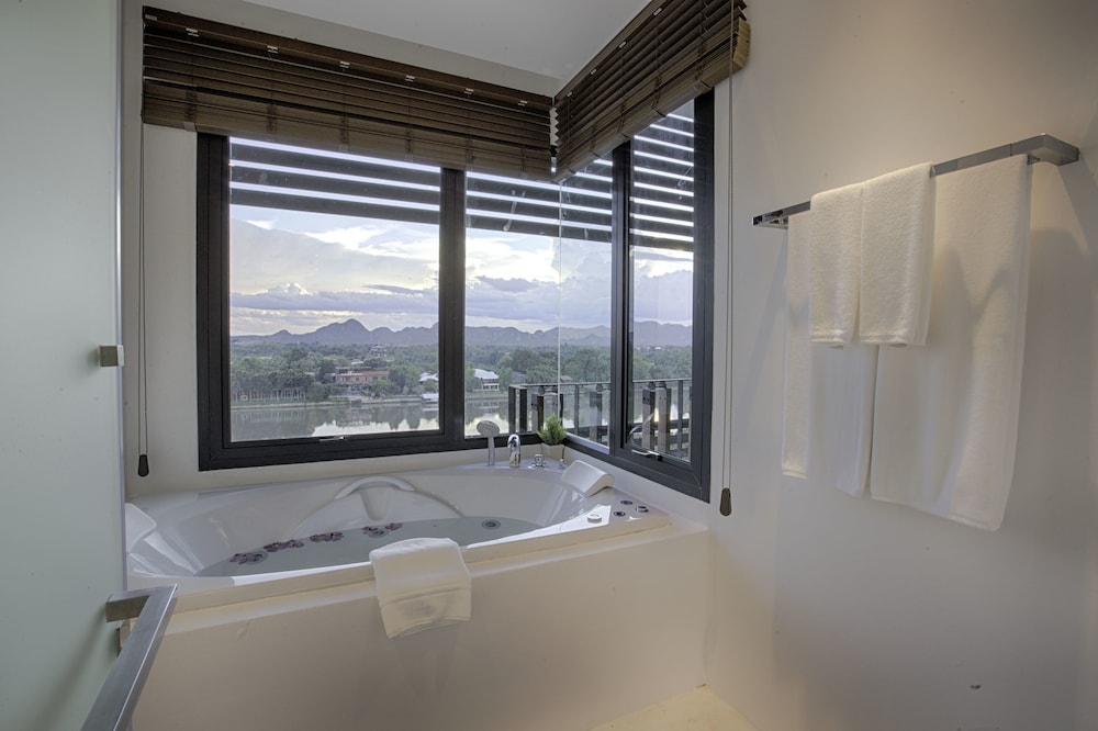 Natee the Riverfront Hotel Kanchanaburi 38/38