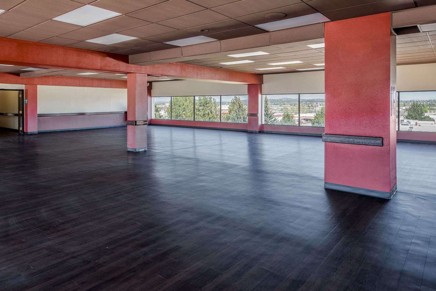 Ramada By Wyndham Downtown Spokane 2/20