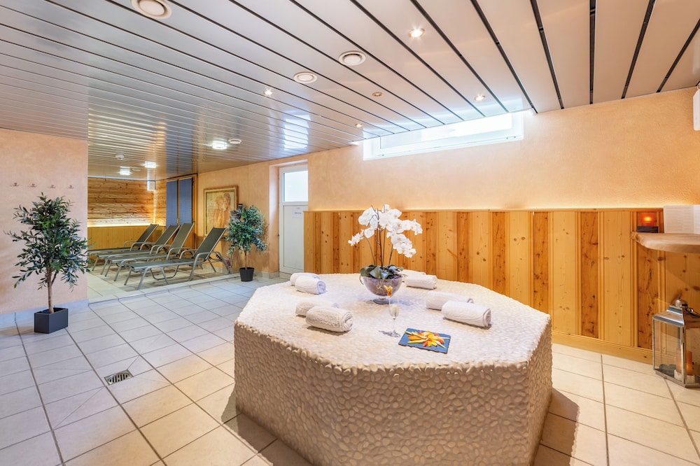 Turmhotel Victoria 23/50