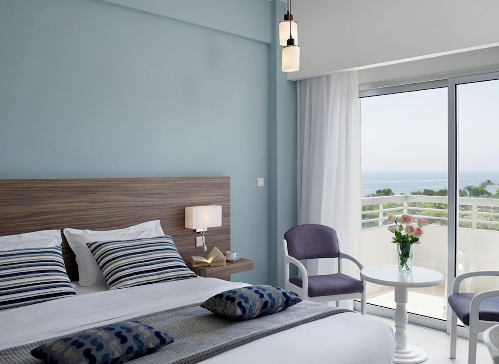 ROOM, DOUBLE BED, SIDE SEA VIEW