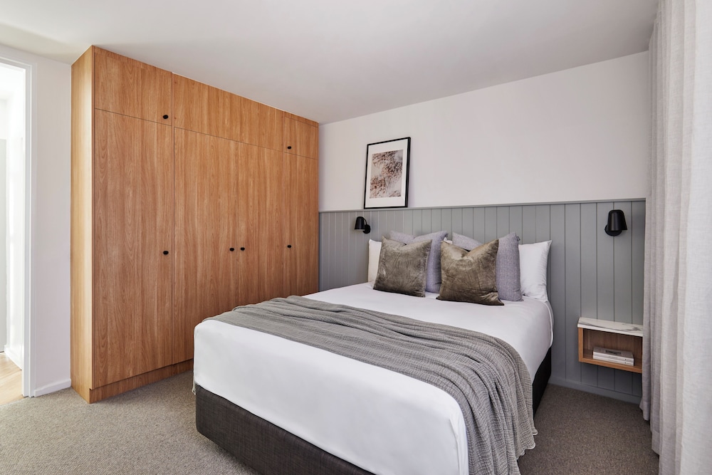 Riverland, Residence, Queen and Twin Beds