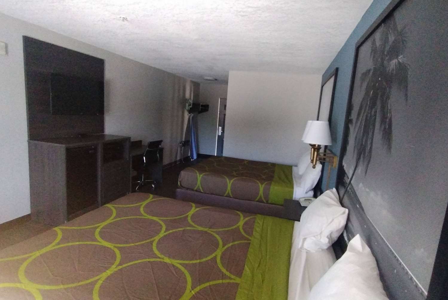 Super 8 by Wyndham Dania/Fort Lauderdale Arpt 6/13