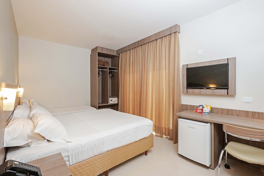 Slim Hotel Curitiba Av. das Torres 9/27