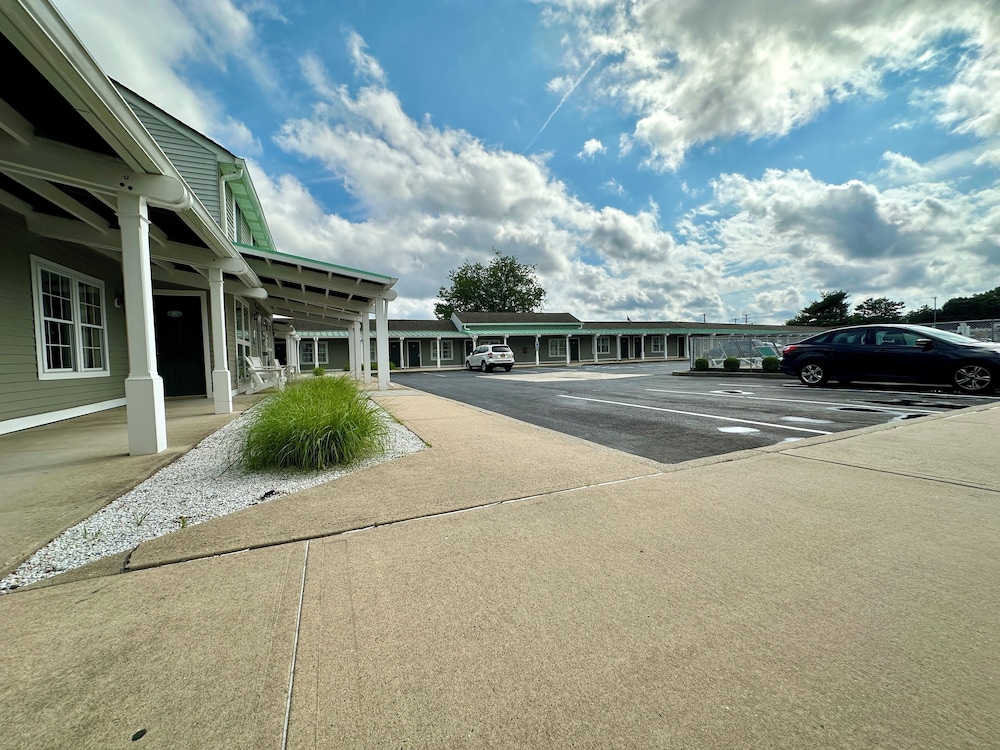 Sea Girt Lodge 63/72