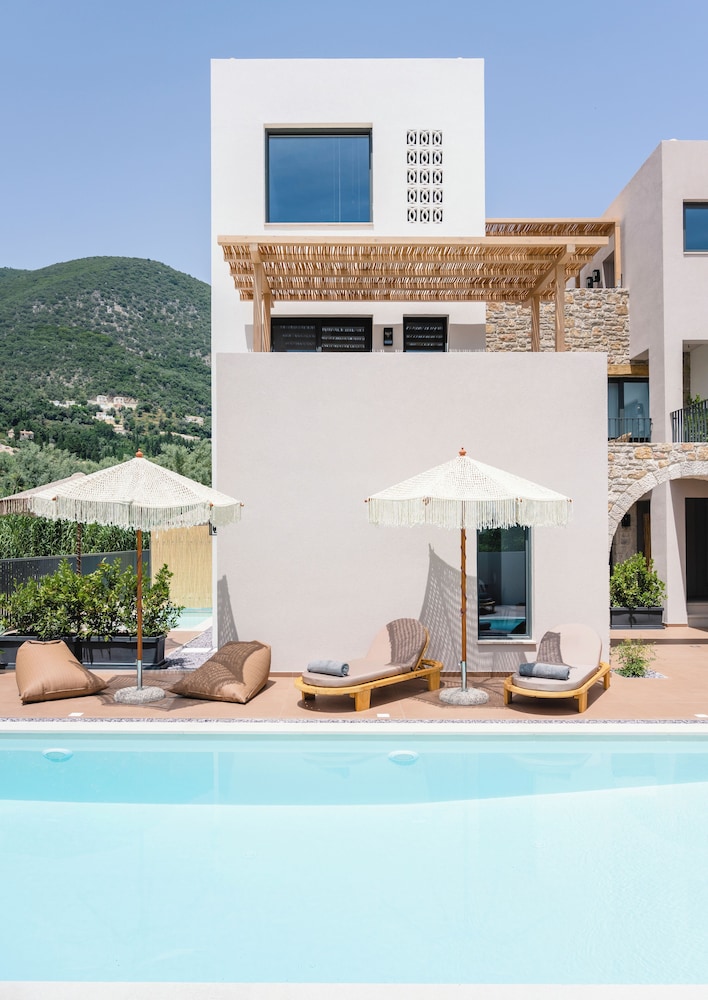 13 Keys Suites in LEFKADA