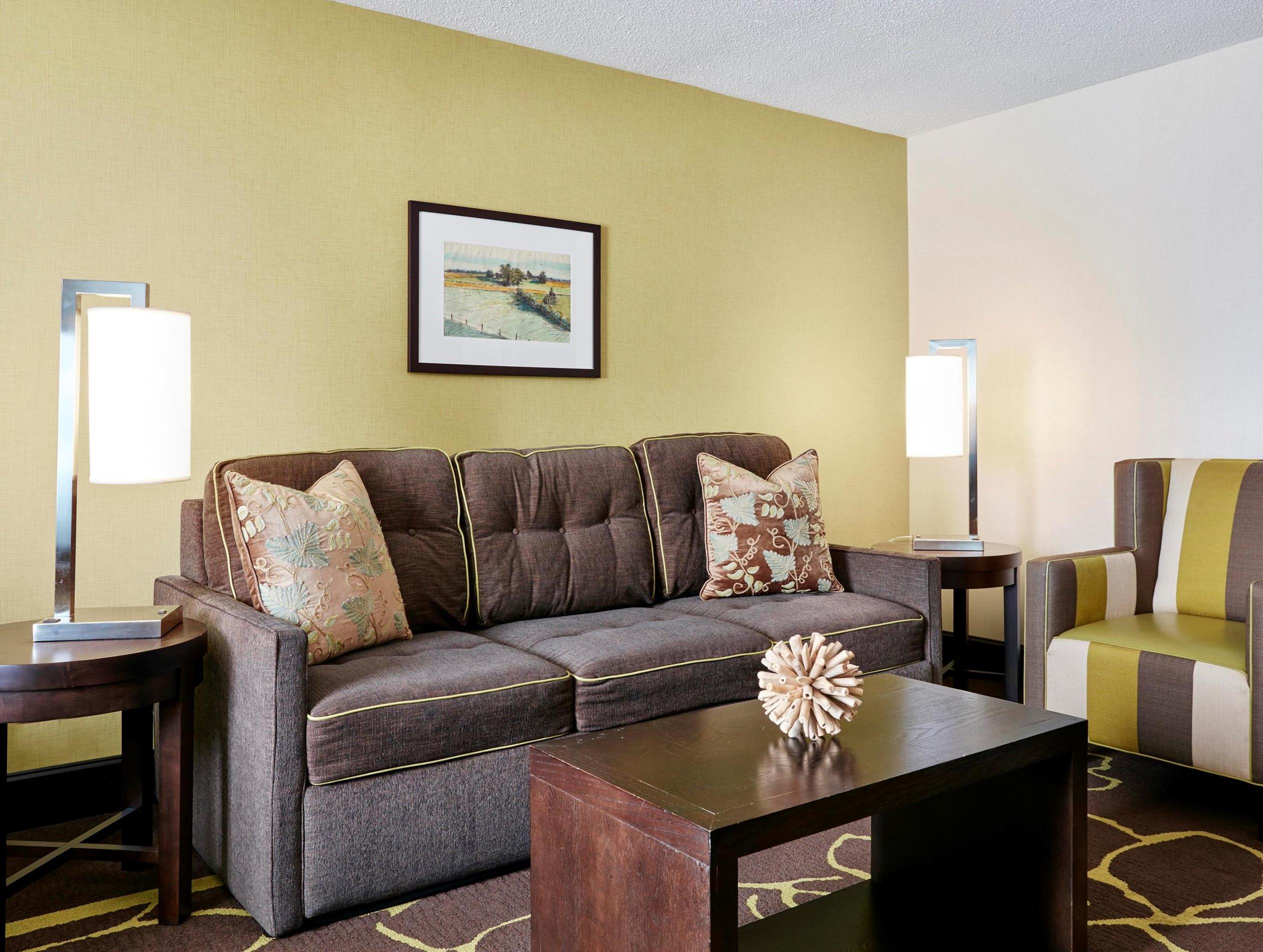 DOUBLETREE BY HILTON HOTEL CHARLOTTE 48/76