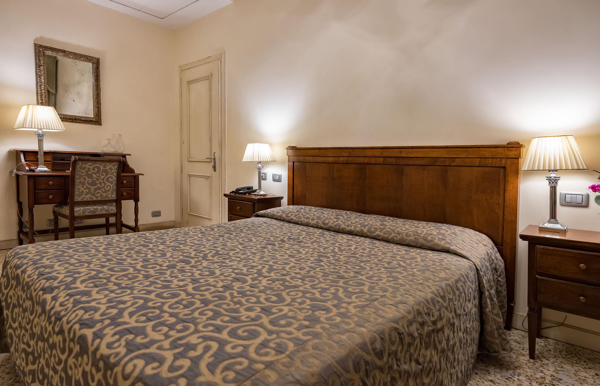 Standard, Double or Twin Bed