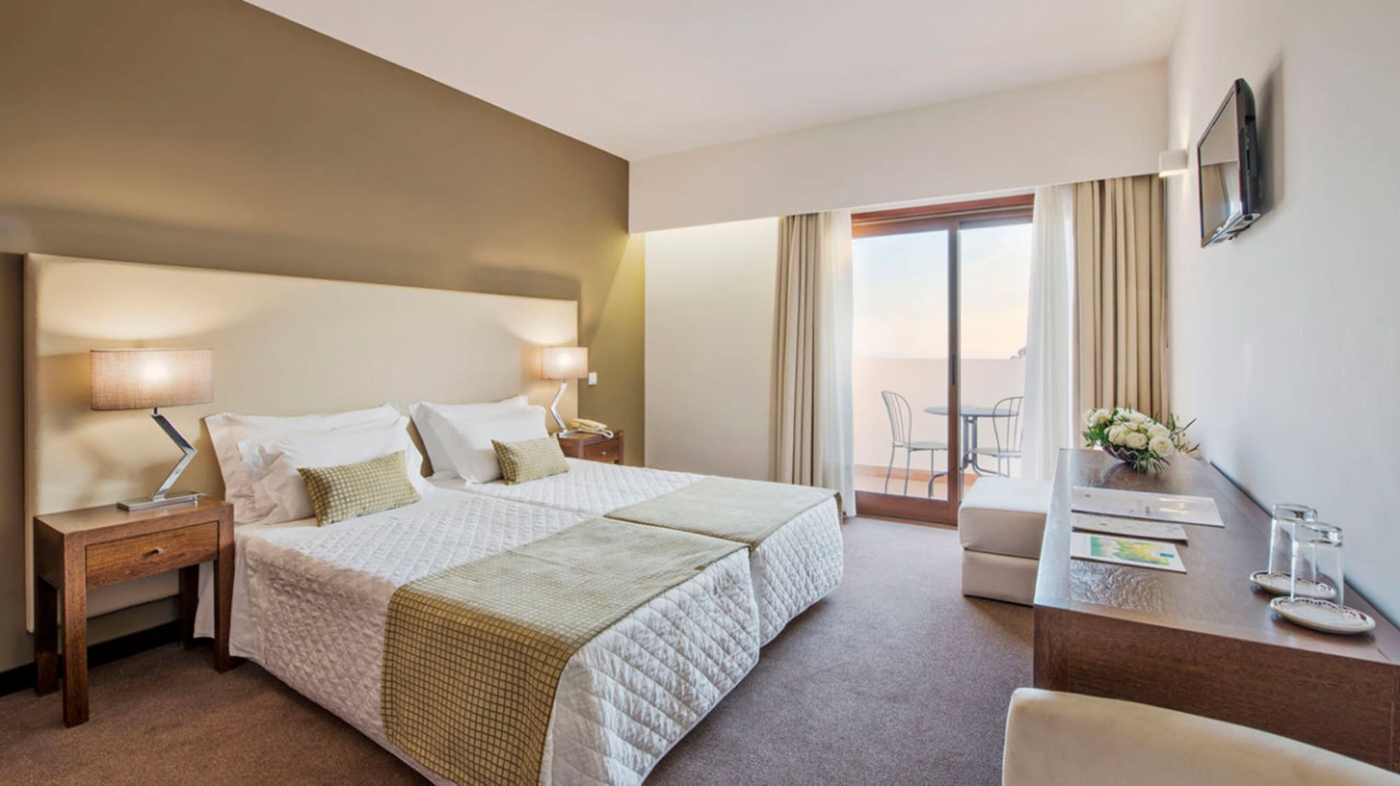 ROOM, TWIN BEDS, BALCONY