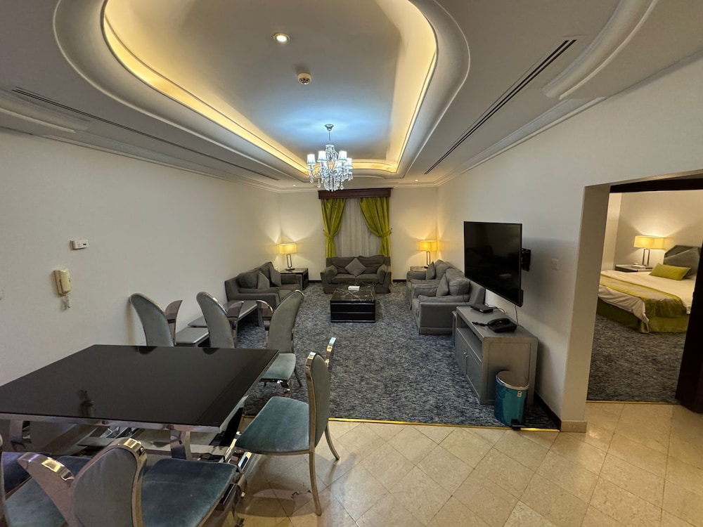 ثلاثة وستون أجنحة فندقية(Sixty Three Hotel) 41/50
