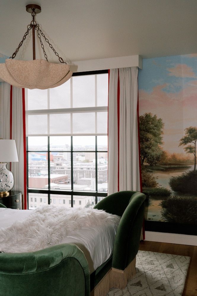 Virgin Hotel New Orleans 22/75