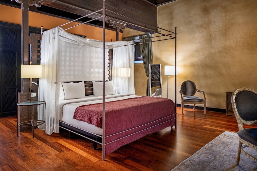 Hotel Palacio de Santa Paula Autograph Collection 25/42