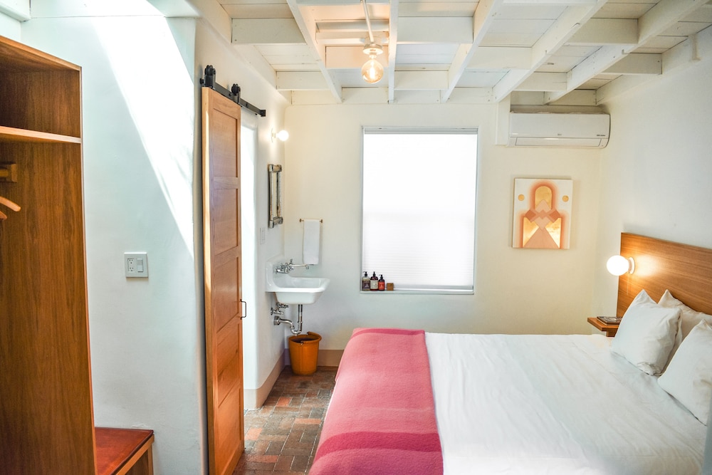 El Paradero Bed & Breakfast Inn 34/79