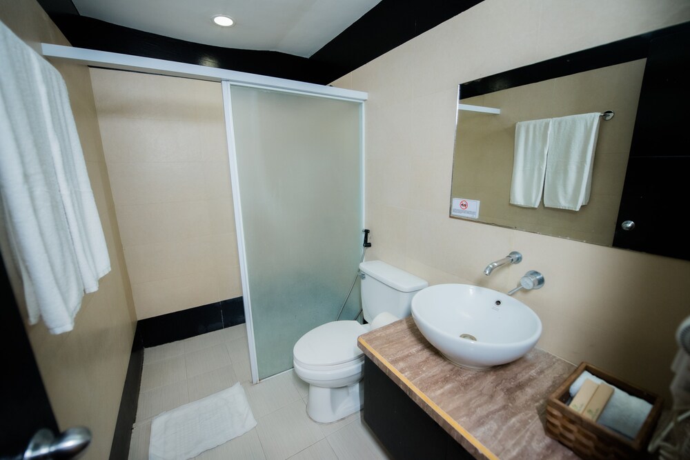 Sun City Suites 22/58
