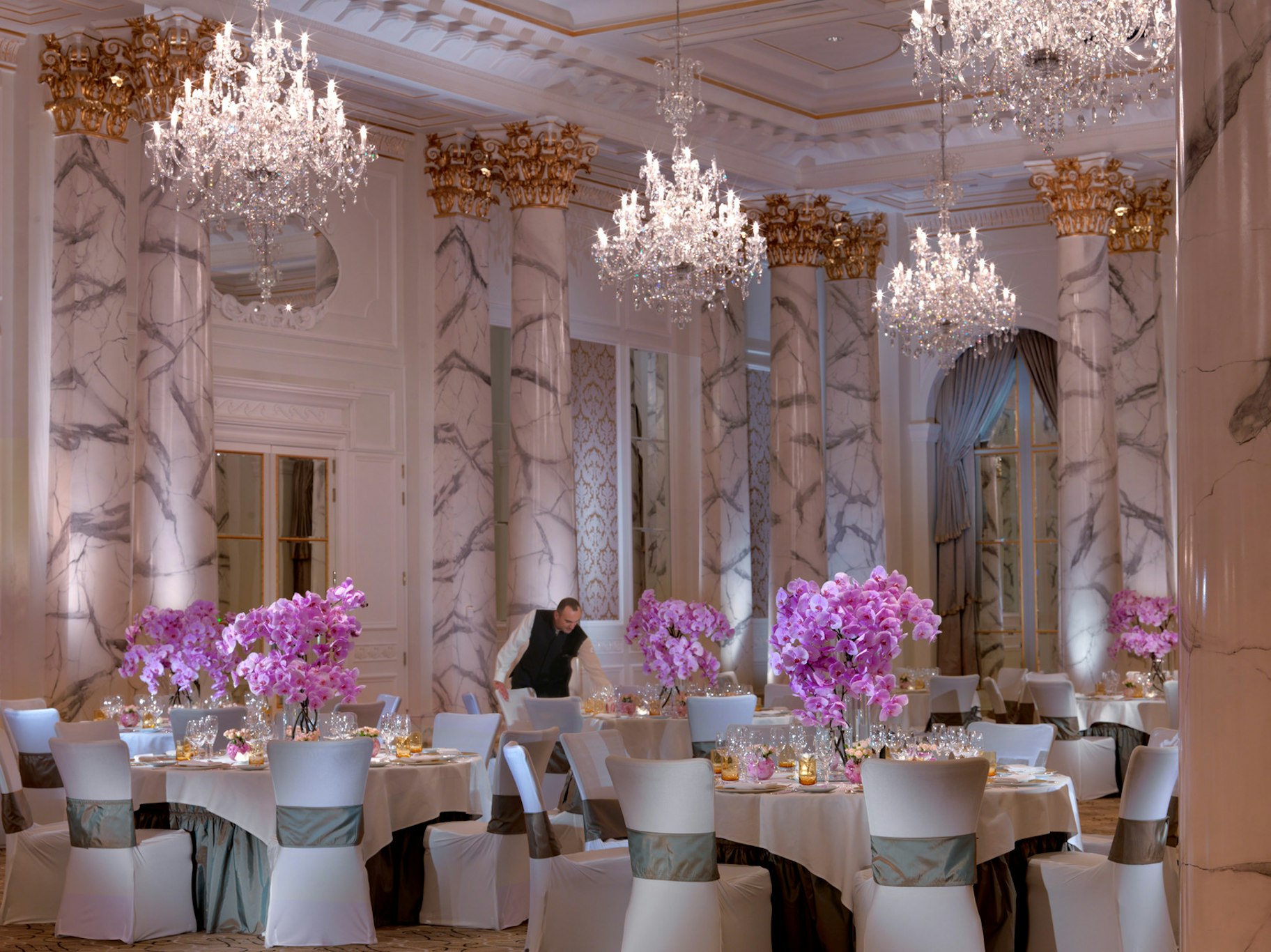 Four Seasons Hotel Baku 40/55