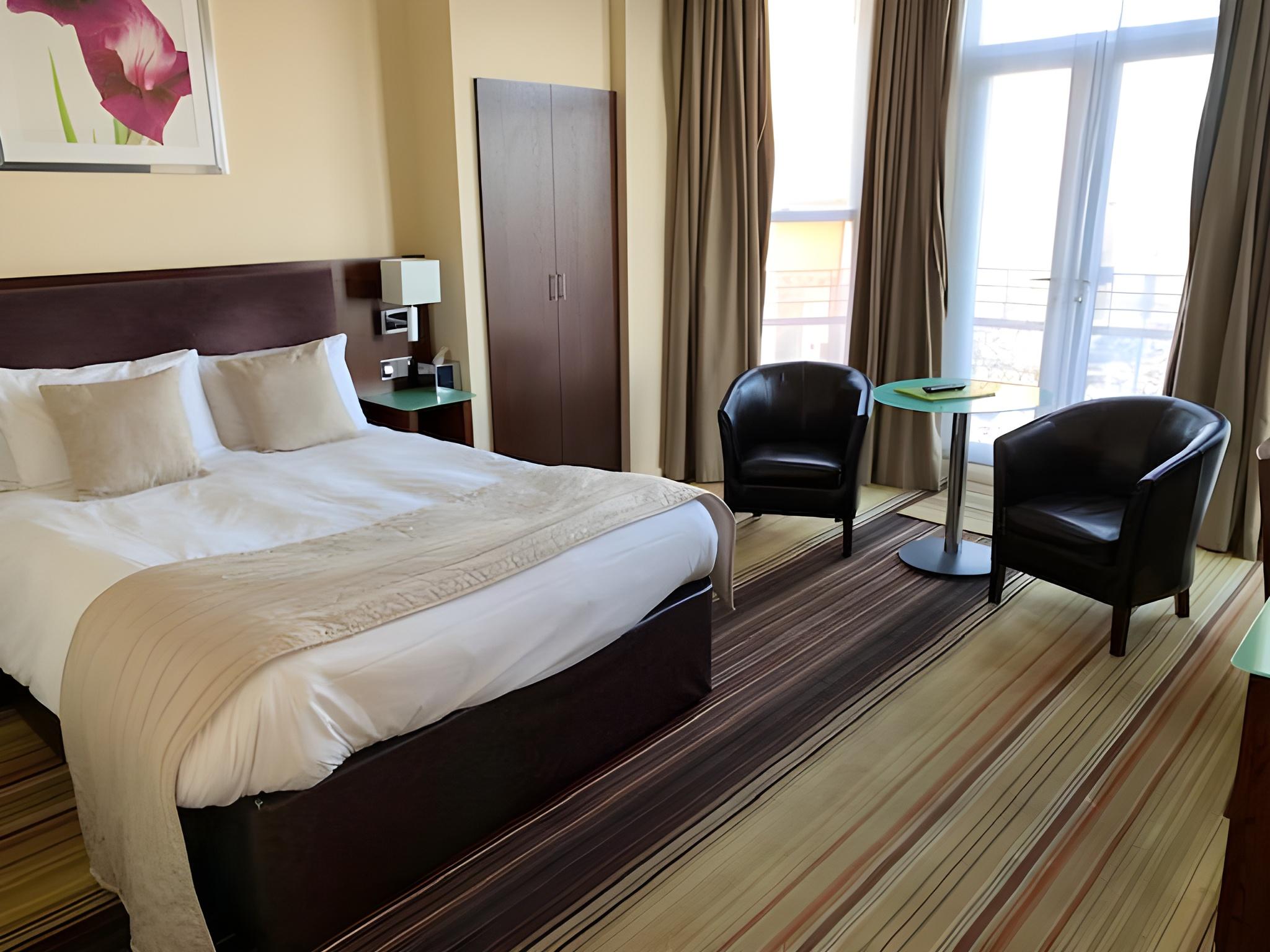 Premier, Sea View