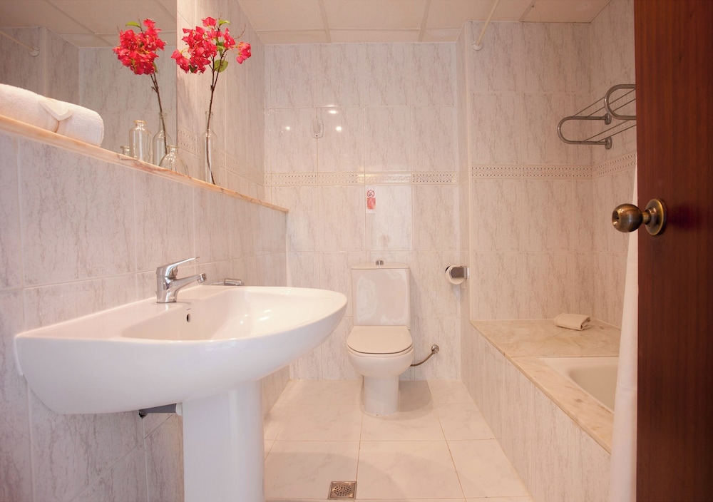 Apartamentos Sol Romantica by DOT Suites 52/57