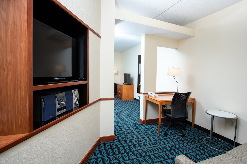 Quality Inn and Suites Sandusky 28/40