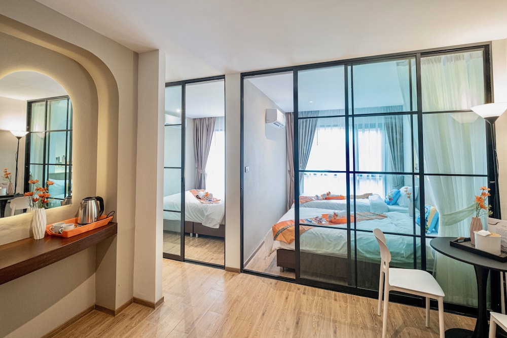 Metro Hotel Phahonyothin 35 50/50