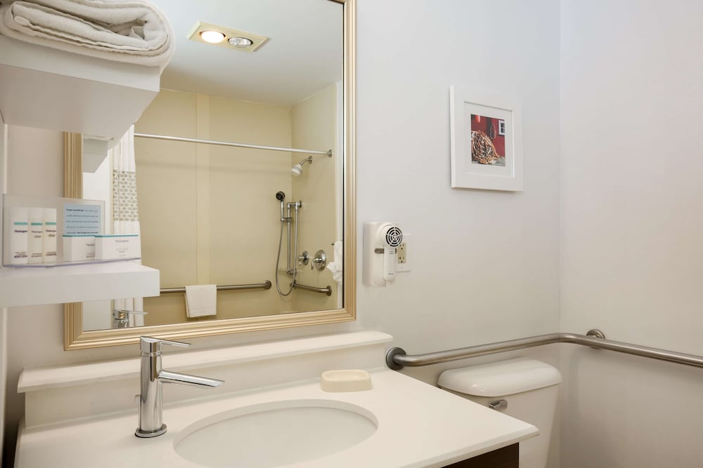 Hampton Inn Anchorage 15/33