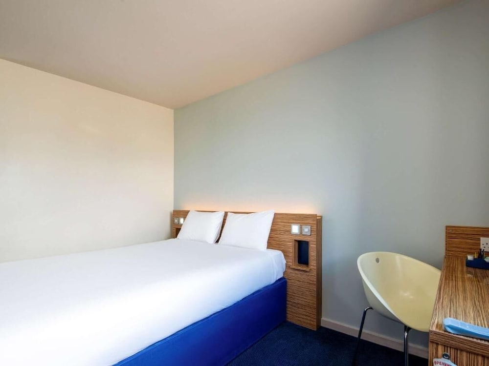 ibis Budget Portishead Marina 7/16