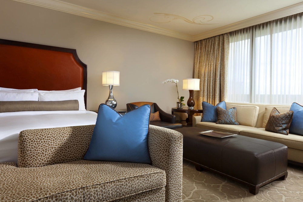 St Regis Hotel 24/33