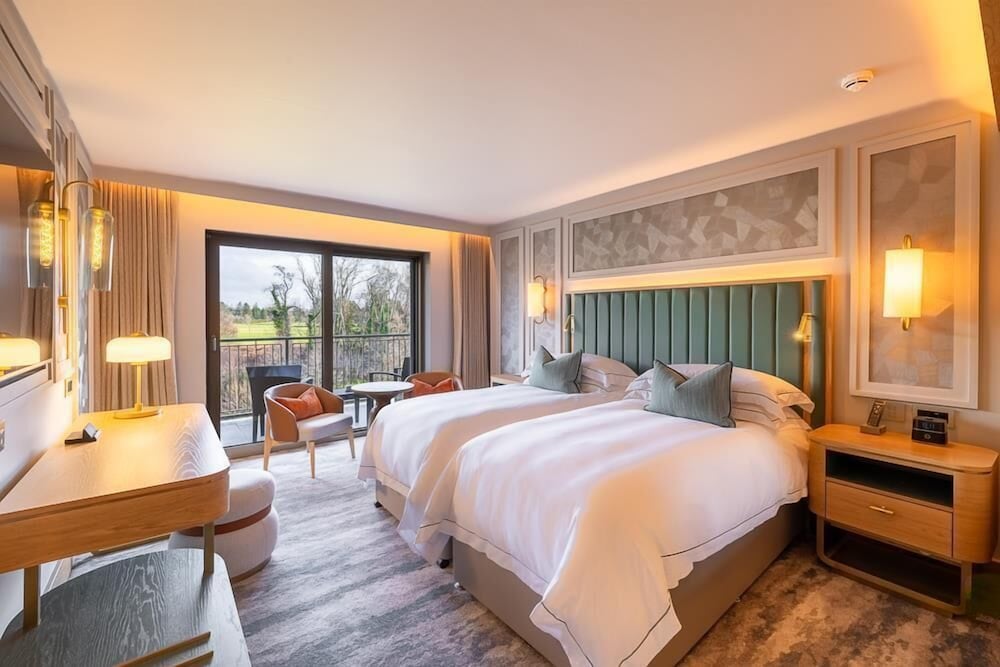 Room, Twin Beds, Golf Course View