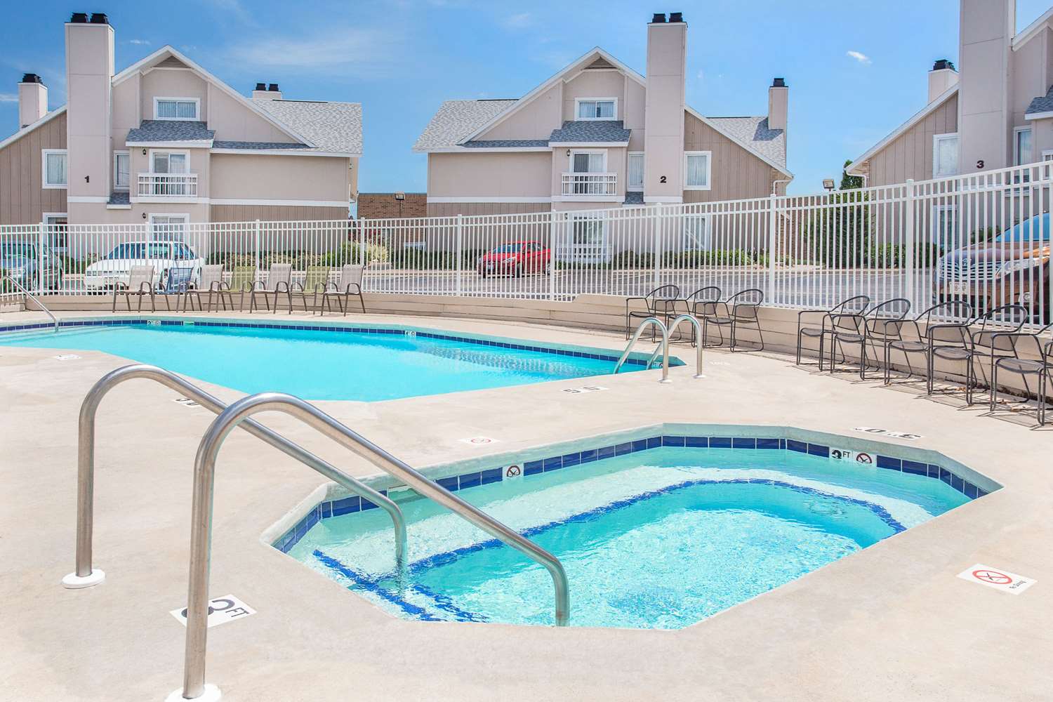 Hawthorn Suites by Wyndham Green Bay 7/10