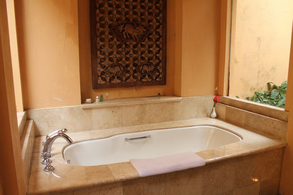 Laras Asri Resort And Spa 11/66