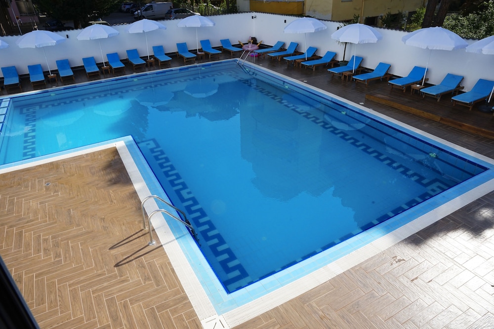 Atrium Deluxe Resort 45/62