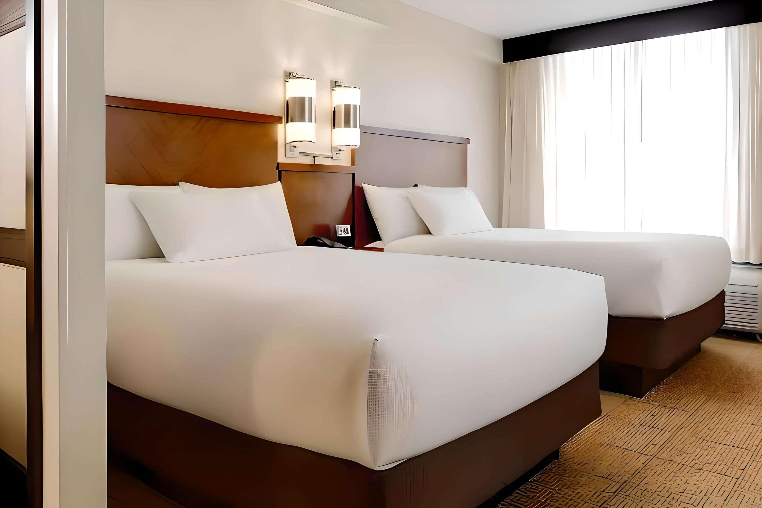 SUITE, 2 DOUBLE BEDS