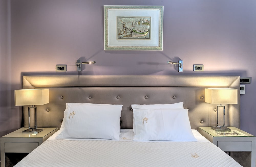 Fiscardonna Luxury Suites 27/50