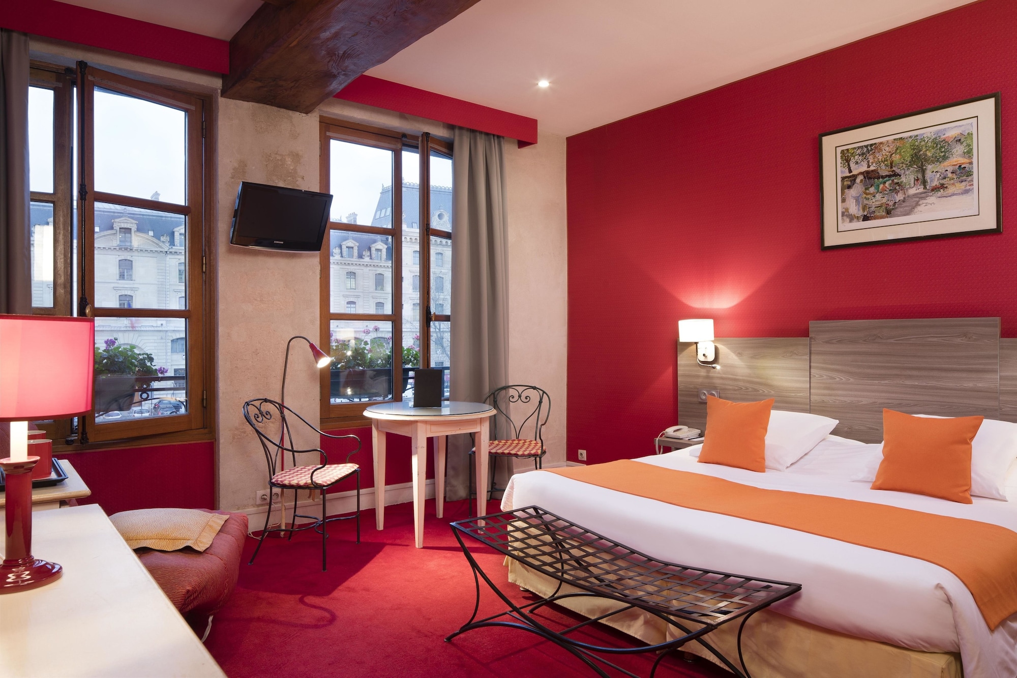 SUPERIOR, DOUBLE OR TWIN BED
