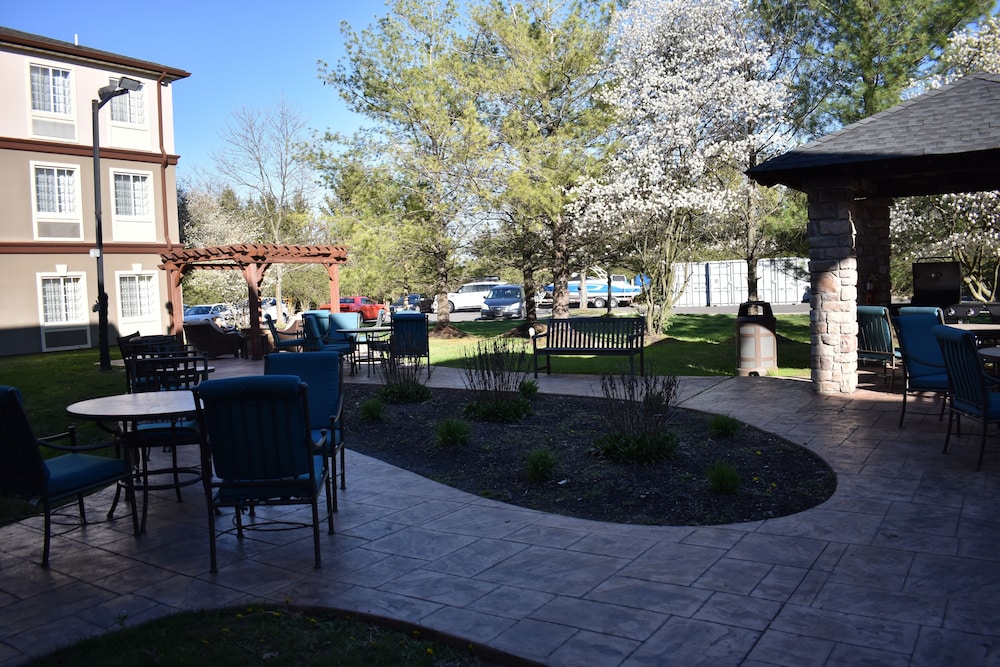 Staybridge Suites Cranbury-South Brunswick 69/75