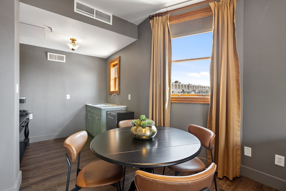 Blue Moon Boutique Hotel 41/50