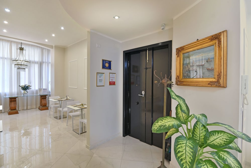 Residenza Borbonica 32/50